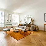 Veeve - Perfection By The Palais Royal