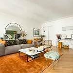 Veeve - Perfection By The Palais Royal