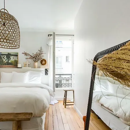 Veeve - Perfection By The Palais Royal Apartment